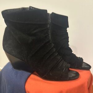 Open toe wedges boot/ used/ black